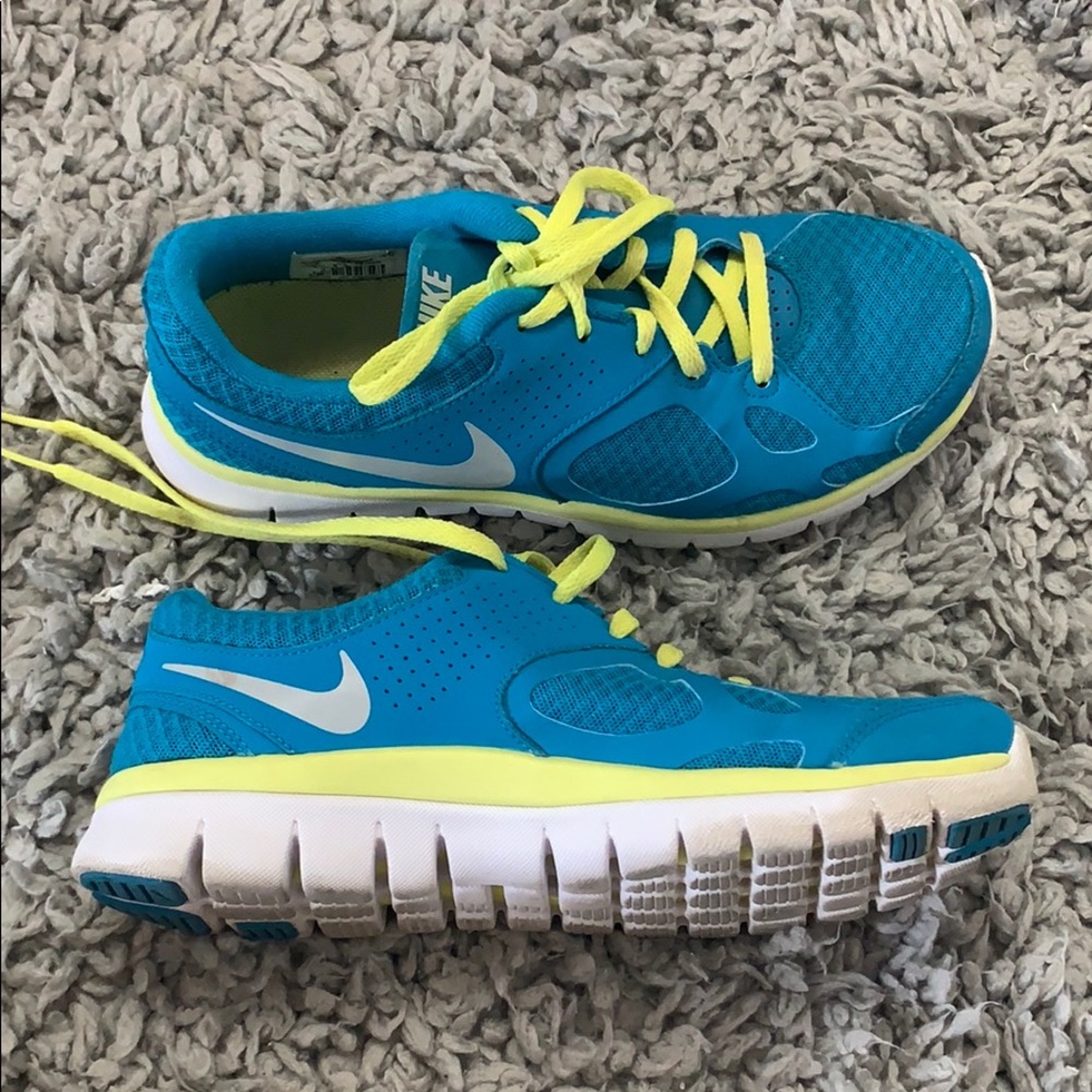 Nike Running Shoes - Picture 3 of 3